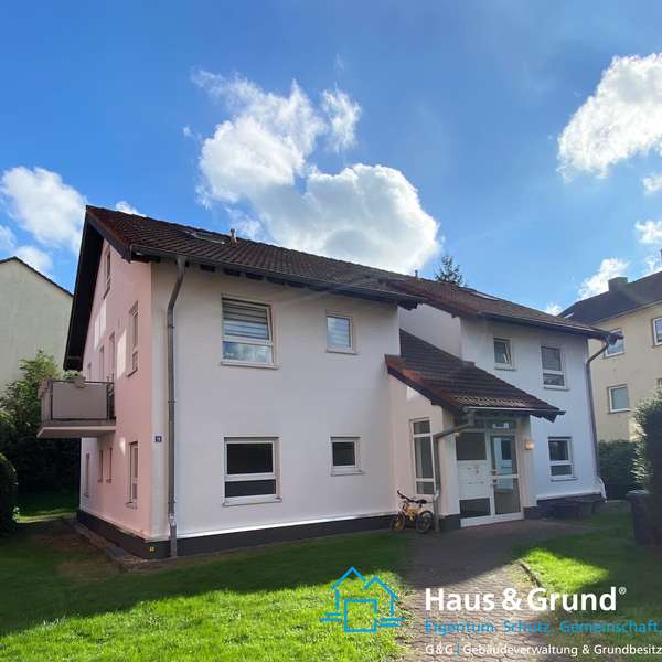 *** Großzügige, helle 5-Zimmer-Erdgeschoss-Wohnung mit Terrasse und Gemeinschaftsgarten ****