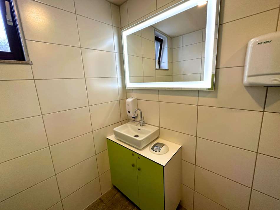 modernisiert, gepflegte San...