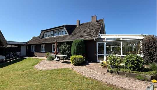 Bild von Wohnhaus mit 2 Wohneinheiten in zentraler Lage