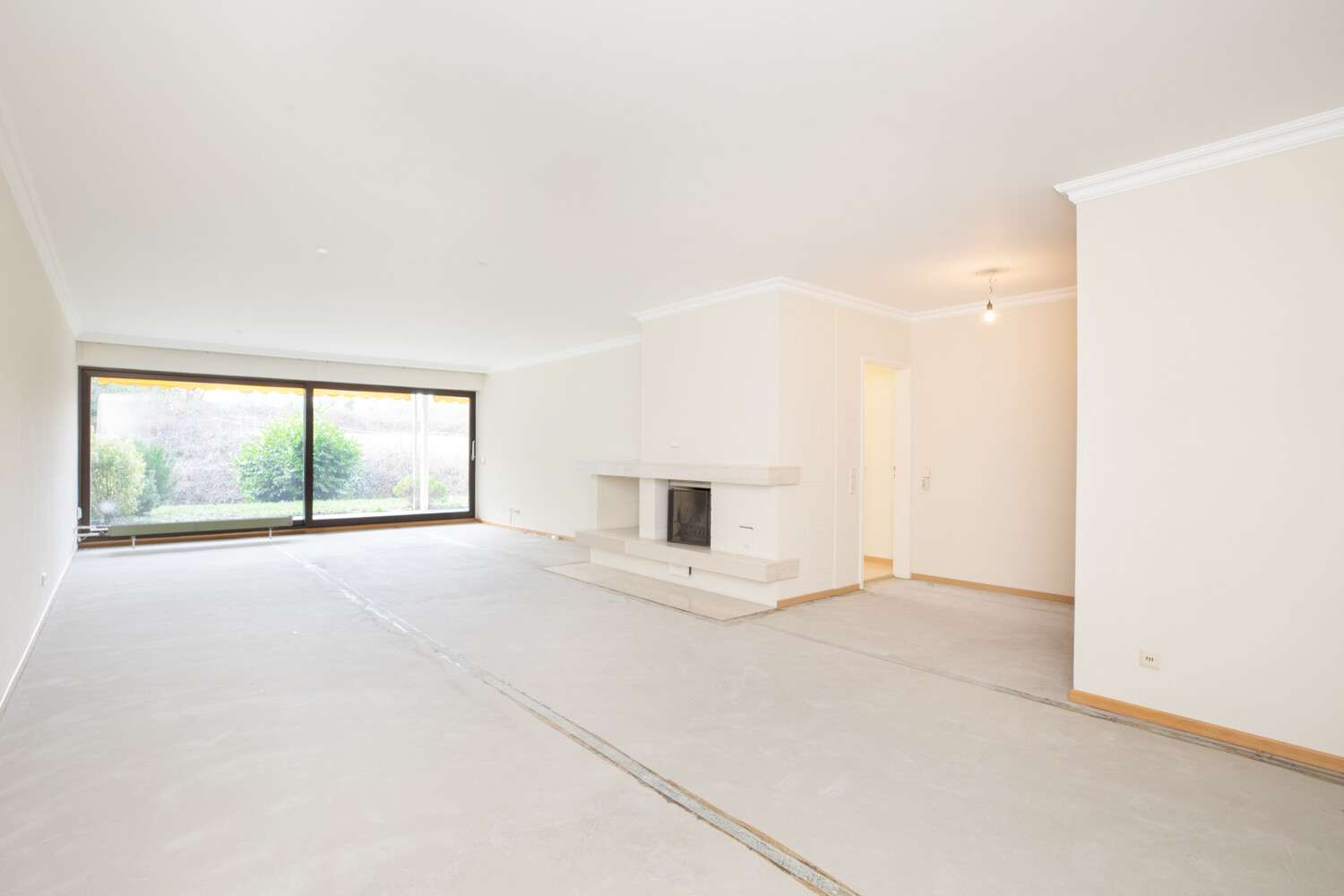 3-Zimmer-Wohnung in Hanglage mit Terrasse & kleinem Garten in Dreieichenhain, Offenbach Kreis – Bild 2