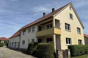 Selten am Markt!
Großzügiges bezugsfreies Zweifamilienwohnhaus mit drei Garagen!! – Ostalbkreis – Vorschaubild 1