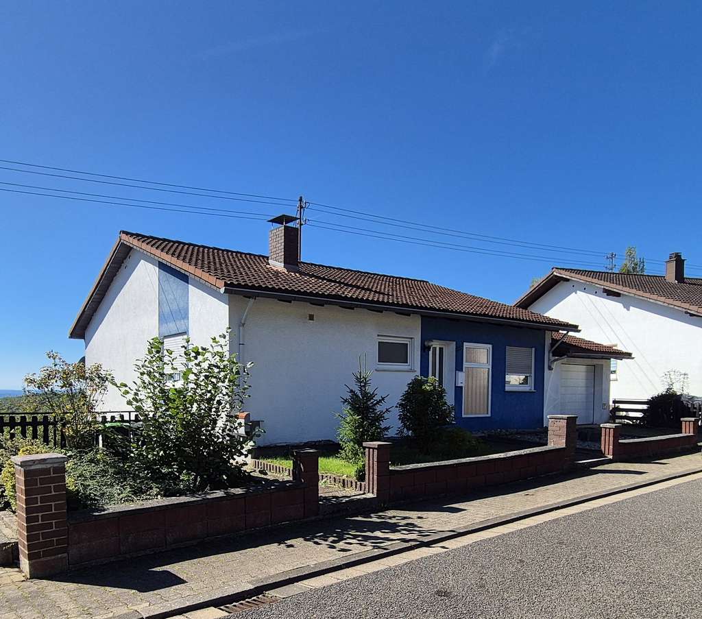 Freistehendes Haus mit ELW in ruhiger Lage von Frankenholz