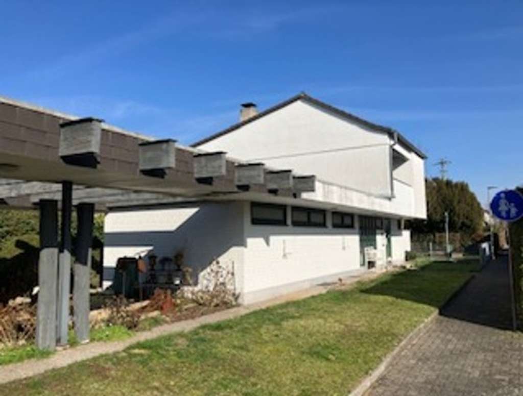 Immobilie in Römerberg - Zeitloses  "Architektenhaus" mit Charakter + Potenzial... - Bild 1