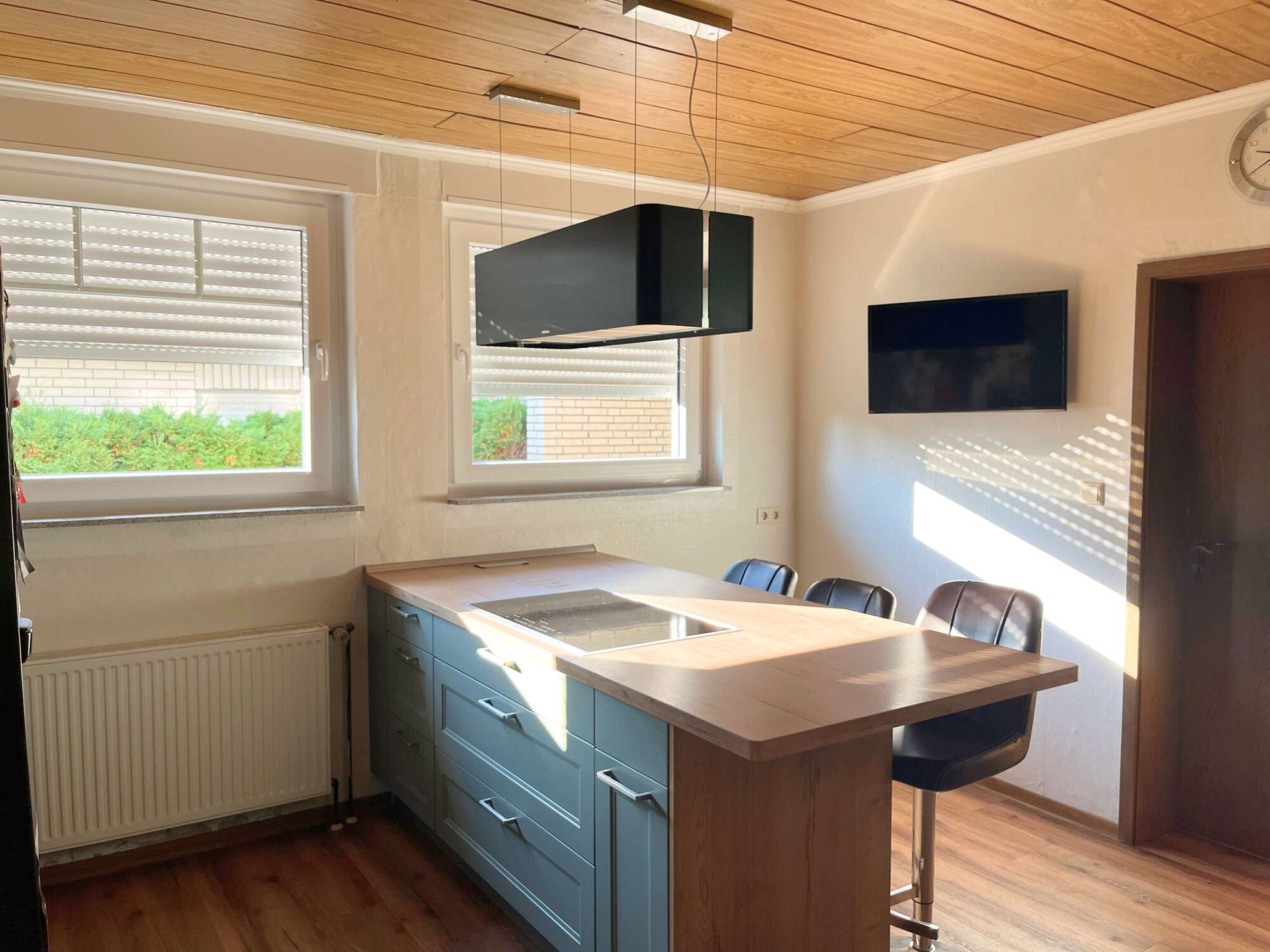 Immobilie in Friesoythe - Ruheoase mit viel Platz: Großes Einfamilienhaus & Einliegerwohnung auf ca. 1.023 m² Grundstück - Bild 2