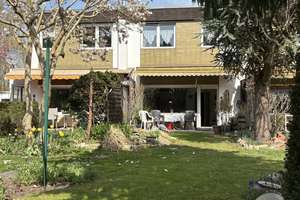 Kleines Haus in ruhiger Lage mit wunderschönem Garten in Rudow
