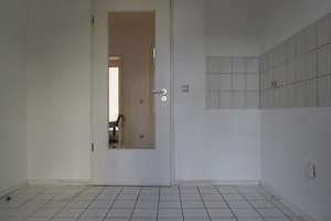 HIER KOMMT MAN GERN HEIM! 2 Zimmer-EG-Wohnung mit (kleinem) Balkon nahe der Altstadt – Gorkistraße 21, 99084 Brühlervorstadt, Erfurt – Vorschaubild 6
