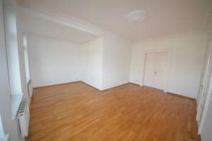 Denkmalgeschützter Altbau - 3-Zimmerwohnung mit Balkon, neuer EBK und Parkett !  – Lampestraße 12, 4107 Zentrum-Süd, Leipzig – Vorschaubild 5