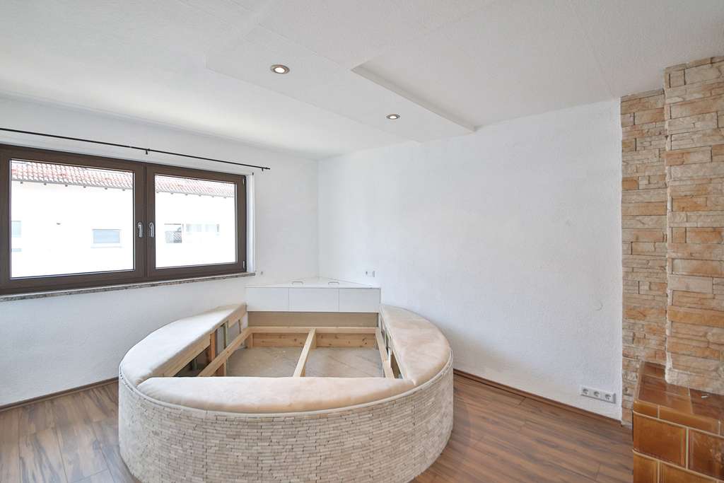 Immobilie in Neulußheim - Solides Dreifamilienhaus mit Potenzial! - Bild 4