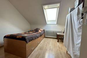 4-Zimmer-Dachgeschosswohnung in Plochingen, Bestlage, zu verkaufen... – Urbanstraße 38, 73207 Plochingen – Vorschaubild 3