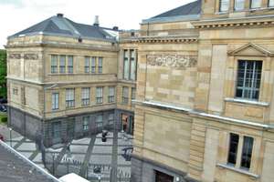 Krefeld - Am Kaiser-Wilhelm Museum, renovierte 2 Zimmer Dachgeschoss Wohnung,  saniertes Wannenbad – Die vollständige Adresse der Immobilie erhältst du vom Anbieter., 47798 Stadtmitte, Krefeld – Vorschaubild 9