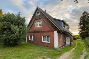 Haus mit 2 Einheiten und ausgebauter Nutzfläche unter dem Dach - Zusätzlicher Bauplatz vorhanden