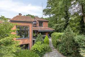 ***EIN JUWEL - WUNDERSCHÖNES FAMILIENHAUS IN DIREKTER WALDLAGE*** – Eichenwand 45, 40627 Düsseldorf – Vorschaubild 1
