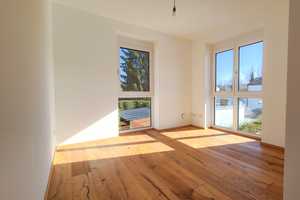 KFW 40 Plus! Hochwertiges 5 Zi. Haus in Haus mit Süd/Garten in bester Lage von Waldtrudering! – München – Vorschaubild 2