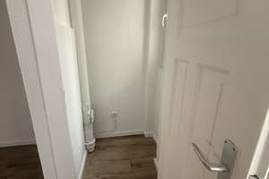 Attraktive 3,5-Zimmer-Wohnung mit Balkon in Düsseldorf-Bilk – frisch renoviert! – Erasmusstraße 7, 40223 Bilk, Düsseldorf – Vorschaubild 4