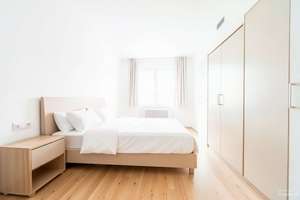 Über den Dächern des Münchner Südostens – 4 Zimmer mit Südbalkon und eigener Garage – 81549 Obergiesing, München – Vorschaubild 7