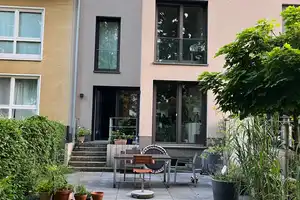 Bonn-Lessenich, großzügig geschnittenes Stadthaus in ruhiger Lage zu vermieten – Ferdinand-Porsche-Straße 24 a, 53123 Bonn – Vorschaubild 1