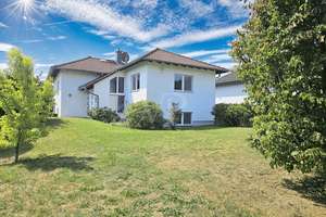 Wohnen, wo Natur beginnt: Traumhaus am Feld- & Waldrand mit XXL-Grundstück – Die vollständige Adresse der Immobilie erhältst du vom Anbieter., 61250 Usingen – Vorschaubild 2