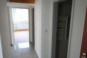 DU-Mitte, renovierte 2 .Zi.-Whg., 3. OG 64 m², gr. Küche, Balkon,  Aufzug – Güntherstraße 35, 47051 Dellviertel, Duisburg – Vorschaubild 4