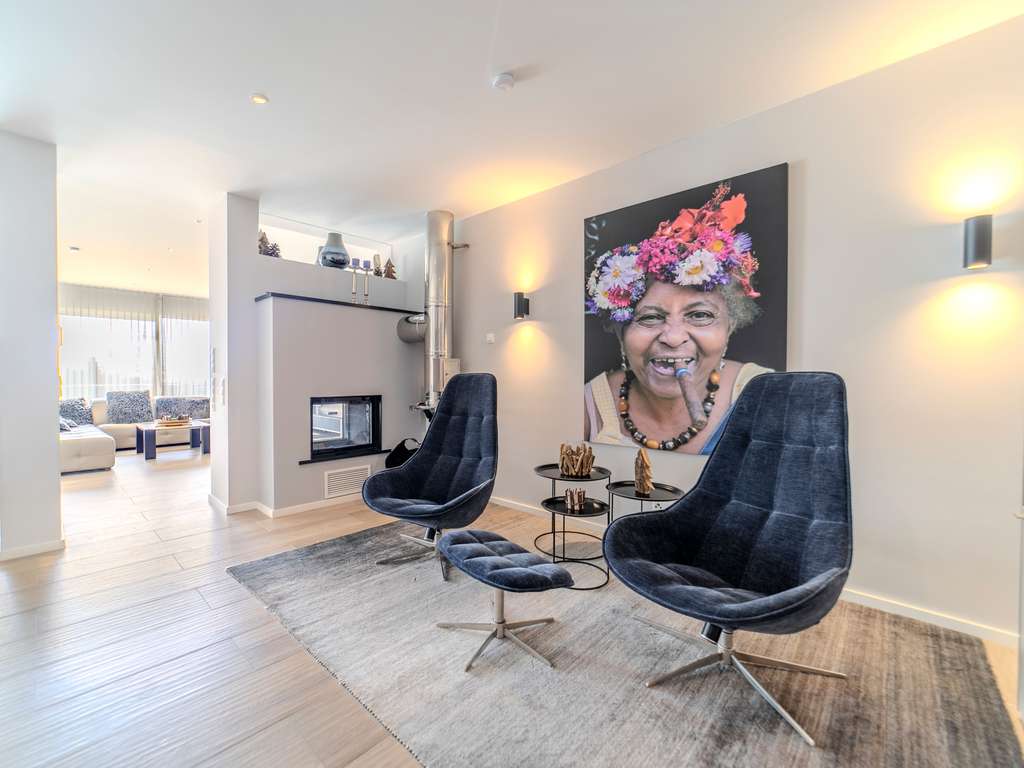 Immobilie in Grafenhausen - Exklusives Panorama-Apartment - Bild 3