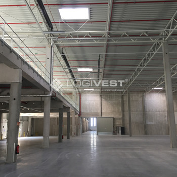 Ca. 8.700 m² Logistik / 12 m UKB