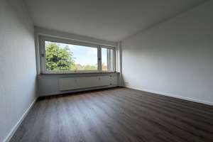 RUHIG WOHNEN IM DÜSSELDORFER SÜDEN! HELLE 2 ZIMMER MIT BALKON! – Bensberger Weg 6, 40591 Wersten, Düsseldorf – Vorschaubild 2