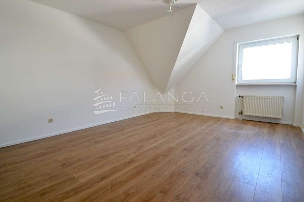 Immobilie in Budenheim - Falanga Immobilien - Außergewöhnliche charmante Maisonette-Galerie-Wohnung  in Budenheim! - Bild 2