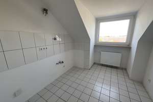 Frisch renovierte Dachgeschosswohnung! – Stephanstr. 1, 40599 Reisholz, Düsseldorf – Vorschaubild 7