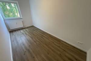 Frisch renovierte 3 Zimmer-Wohnung mit Balkon und modenisiertem Tageslichtbad mit Wanne – Eutiner Str. 20, 23554 Sankt Lorenz Nord, Lübeck – Vorschaubild 11