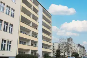 Kapitalanlage: Vermietete 1-Zi.-ETW mit Balkon am U-Bhf. Rathaus Schöneberg – Berlin – Vorschaubild 2