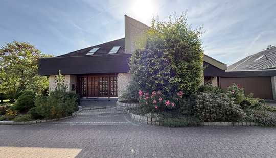 Bild von Top Architektenhaus mit viel Platz, Galerie, Keller, Garten & Garage in bester Lage von Burgdorf!