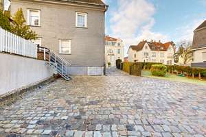 FREISTEHENDES 1-FAMILIENHAUS  PLUS SEPARATEN APARTMENT, DOPPELCARPORT, GRUNDSTÜCK 823m² IN SOLINGEN – Die vollständige Adresse der Immobilie erhältst du vom Anbieter., 42659 Solingen-Mitte, Solingen – Vorschaubild 29