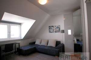 FLATmix.de / Nähe Rathaus, Komplett möbliertes 2-Raum-DG-Apartment im Altbau...