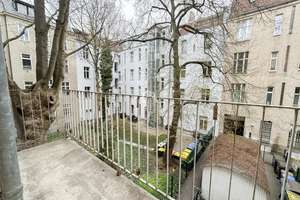 RUHIGE ALTBAUPERLE: STILVOLLE 2-ZIMMER-WOHNUNG MIT BALKON IM HERZEN VON FRIEDENAU I PROVISIONSFREI – Rheinstraße 50, 12161 Friedenau, Berlin – Vorschaubild 15