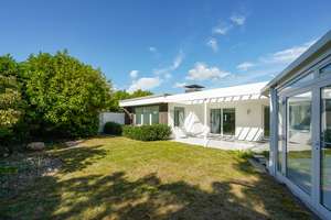 Bungalow im Dichterviertel mit uneinsehbarem Garten und Swimmingpool im Haus – Die vollständige Adresse der Immobilie erhältst du vom Anbieter., 40474 Stockum, Düsseldorf – Vorschaubild 3