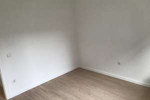 Gemütliche helle moderne  Wohnung mit Balkon, EBK  & PKW-Stellplatz in ruhiger Lage v. Lörick – 40547 Lörick, Düsseldorf – Vorschaubild 15