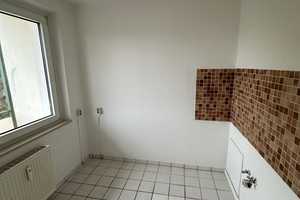 schöne 2-Zimmer-Wohnung mit Balkon, Laminat und Badewanne – Helsinkier Straße 15, 18107 Rostock – Vorschaubild 4