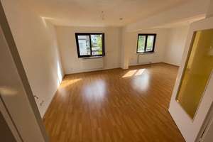 Wohnen mit Charakter: Drei-Zimmer-Wohnung in Sachsenhausen-Süd – Die vollständige Adresse der Immobilie erhältst du vom Anbieter., 60599 Sachsenhausen-Süd, Frankfurt am Main – Vorschaubild 3