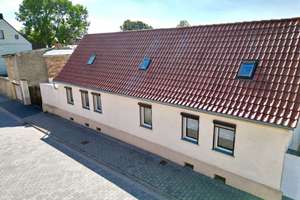 Einfamilienhaus mit Gartenidylle, Garage und Platz zum Wohlfühlen – Die vollständige Adresse der Immobilie erhältst du vom Anbieter., 39443 Förderstedt – Vorschaubild 2