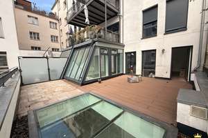 Exklusive 4 Zimmer-Maisonette-Wohnung mit Terrasse im Belgischen Viertel !!