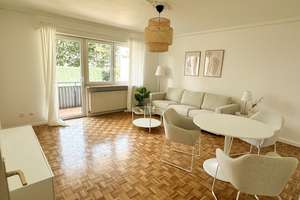 Helle möblierte 2 ZKB mit Balkon in ruhiger Lage