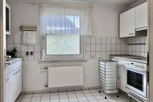 73207 Plochingen: Kleines Häuschen in Halbhöhenlage mit schönem Garten und Garage. – Die vollständige Adresse der Immobilie erhältst du vom Anbieter., 73207 Plochingen – Vorschaubild 7