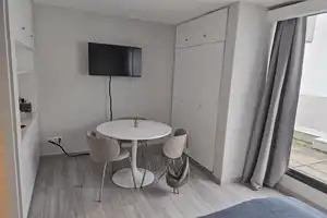 Neu renovierte und möblierte Wohnung mit Dachterrasse – Amalienstraße 49, 80799 München – Vorschaubild 15