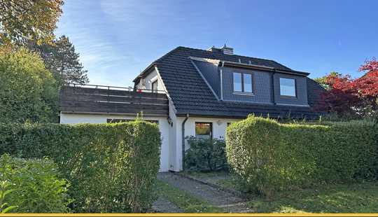 Bild von Doppelhaushälfte auf großem Grundstück