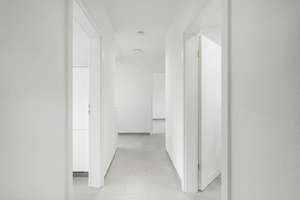 Sanierte 2-Zimmer-Dachgeschosswohnung - bezugsfrei ab Ende 2026 – Die vollständige Adresse der Immobilie erhältst du vom Anbieter., 81476 Forstenried, München – Vorschaubild 2