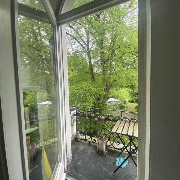 *** charmante 2-Zimmer-Wohnung - denkmalgeschützter Altbau - Balkon - Blick auf dem Westpark ***
