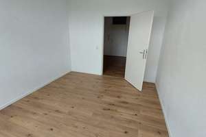 Hochwertige 3-Zimmer-Wohnung mit Balkon im 8. Stock in Mönchengladbach-Römerbrunnen – Römerbrunnen 25, 41238 Mülfort, Mönchengladbach – Vorschaubild 5