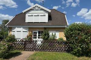 DEUTSCHMANN IMMOBILIEN ***** ivd - Gepflegtes Wohnhaus mit Fernwärme in Bernauer Zentrumsnähe!