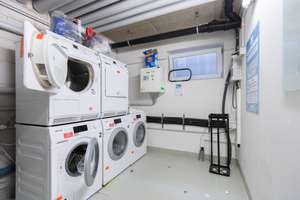 Vollmöbliertes Apartment mit TG-Stellplatz – nur für Studenten, Praktikanten und Auszubildende – Regensburger Str. 39, 85055 Nordost, Ingolstadt – Vorschaubild 8