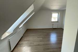 Helle und moderne Dachgeschloß-2-Zimmer Wohnung, 55 m², zentral gelegen auf der Altendorfer Straße – Altendorfer Straße 591, 45355 Schönebeck, Essen – Vorschaubild 3