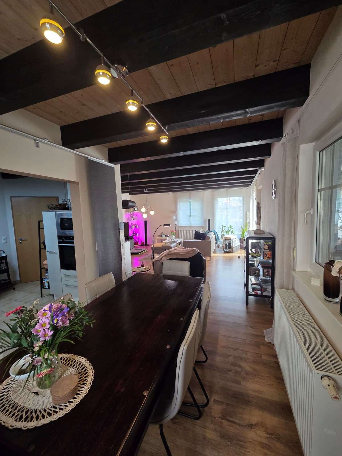 Immobilie in Hebertsfelden - Modernes Einfamilienhaus mit Gewerberaum, PV-Anlage & Doppelgarage - Bild 2